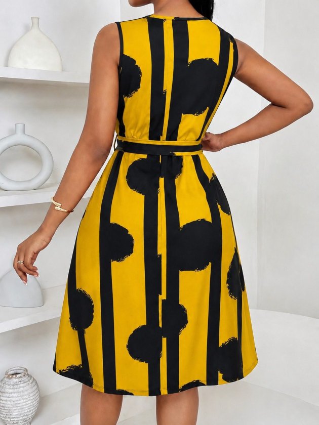 Kadın Kolsuz V Yakalı Beli Kuşaklı Desenli Kısa Süprem Elbise (193070)