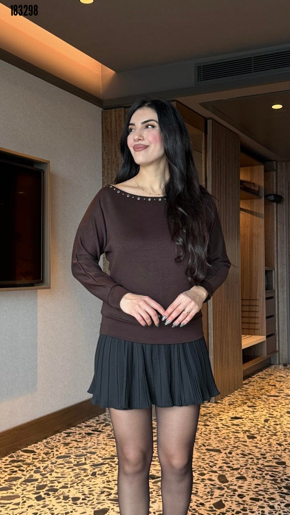 Kadın uzun kollu kayık yaka kuş gözü detay bluz