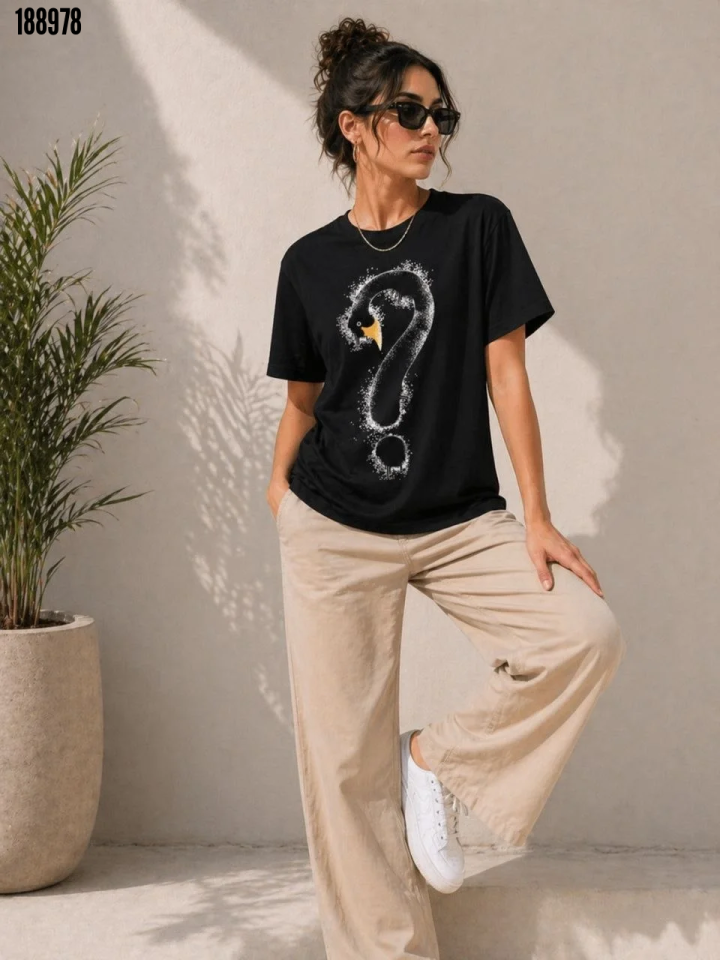 Kuğu Figürlü Soru İşareti Baskılı Tişört Kısa Kol TShirt Siyah